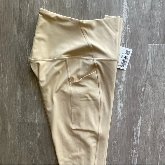 Sold Lululemon Align HR Pant POCKETS 25" - Prosecco - Picture 9 of 11